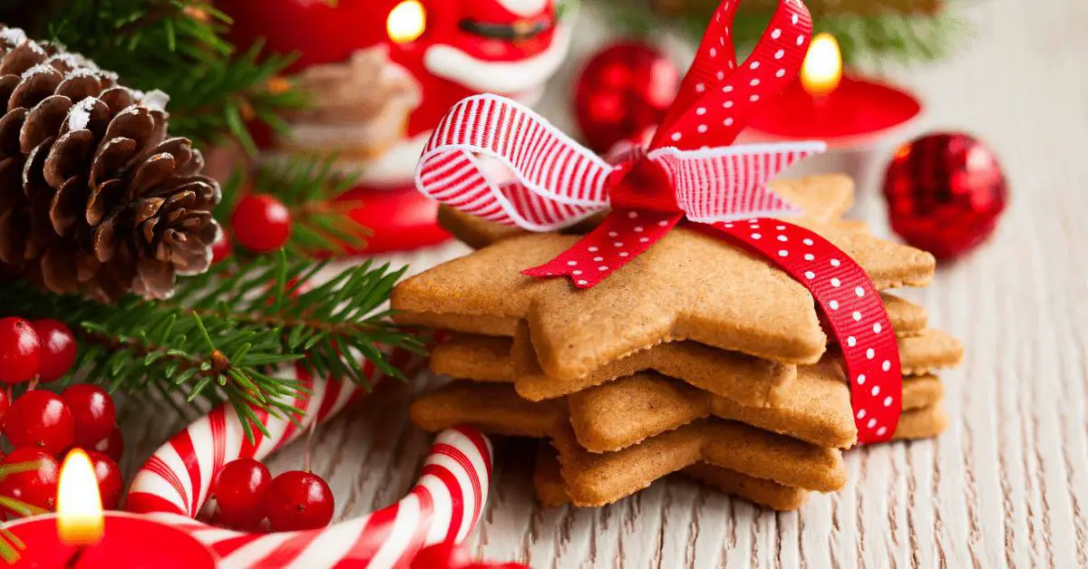 Christmas-Facts-Biscuits-Red-Ribbons