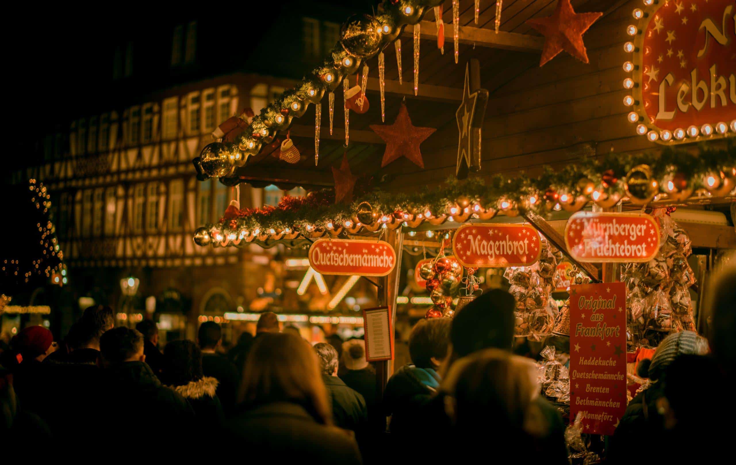 Christmas-Markets-Europe-Crowd