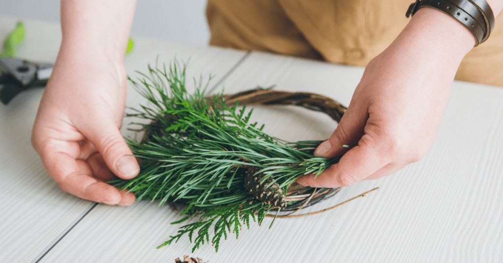 How-to-Make-a-Christmas-Wreath-Attaching-Foliage
