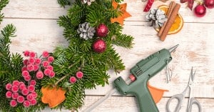 How-to-Make-a-Christmas-Wreath-Glue-Gun-Decorations