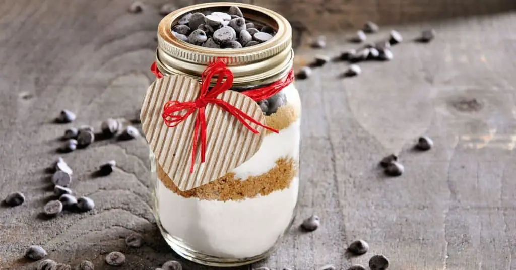 Cookie-Mix-in-a-Jar-Homemade-Christmas-Gift-Ideas-